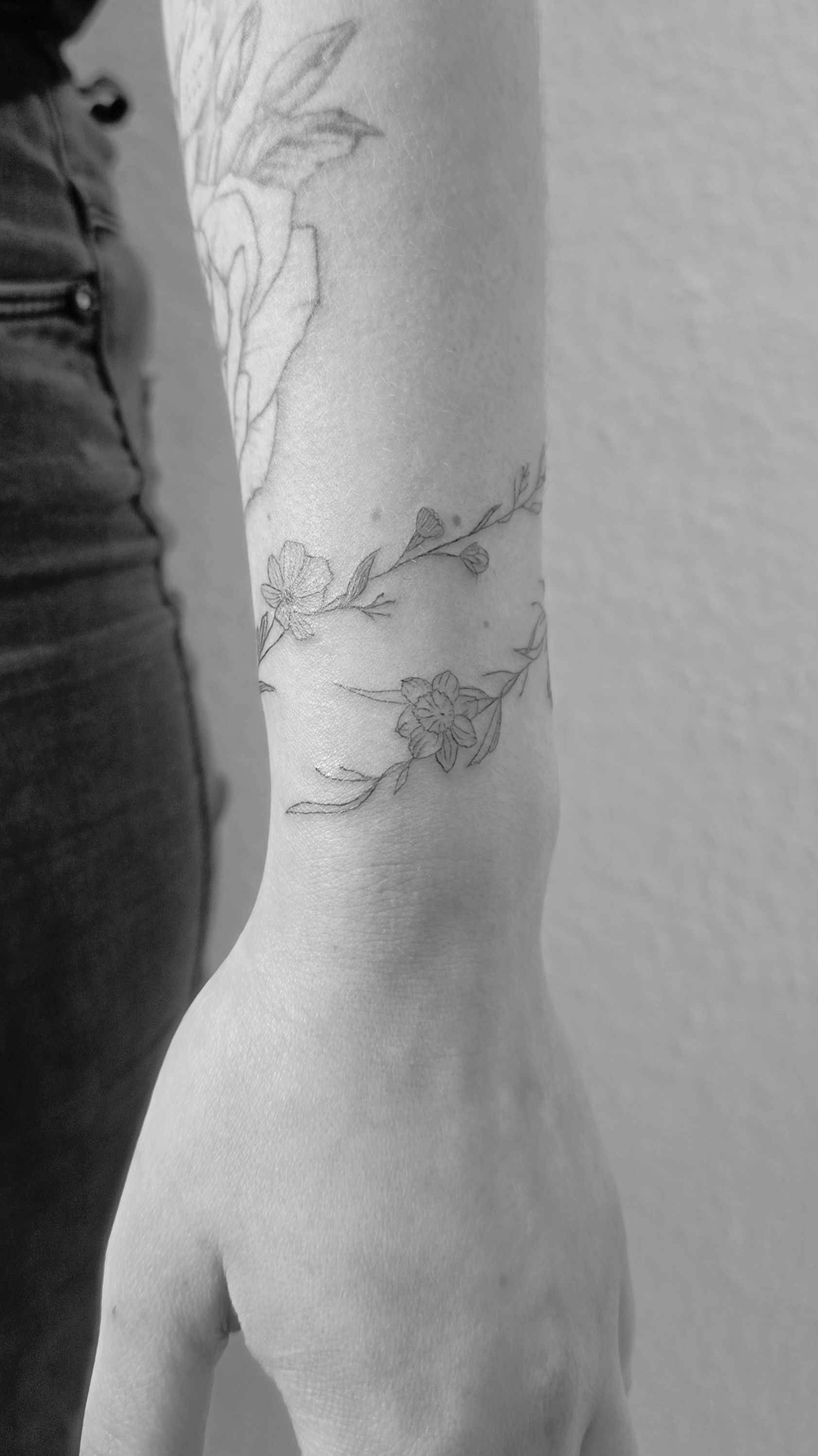 Fineline und Micro Realism Tattoos von Charlotte
