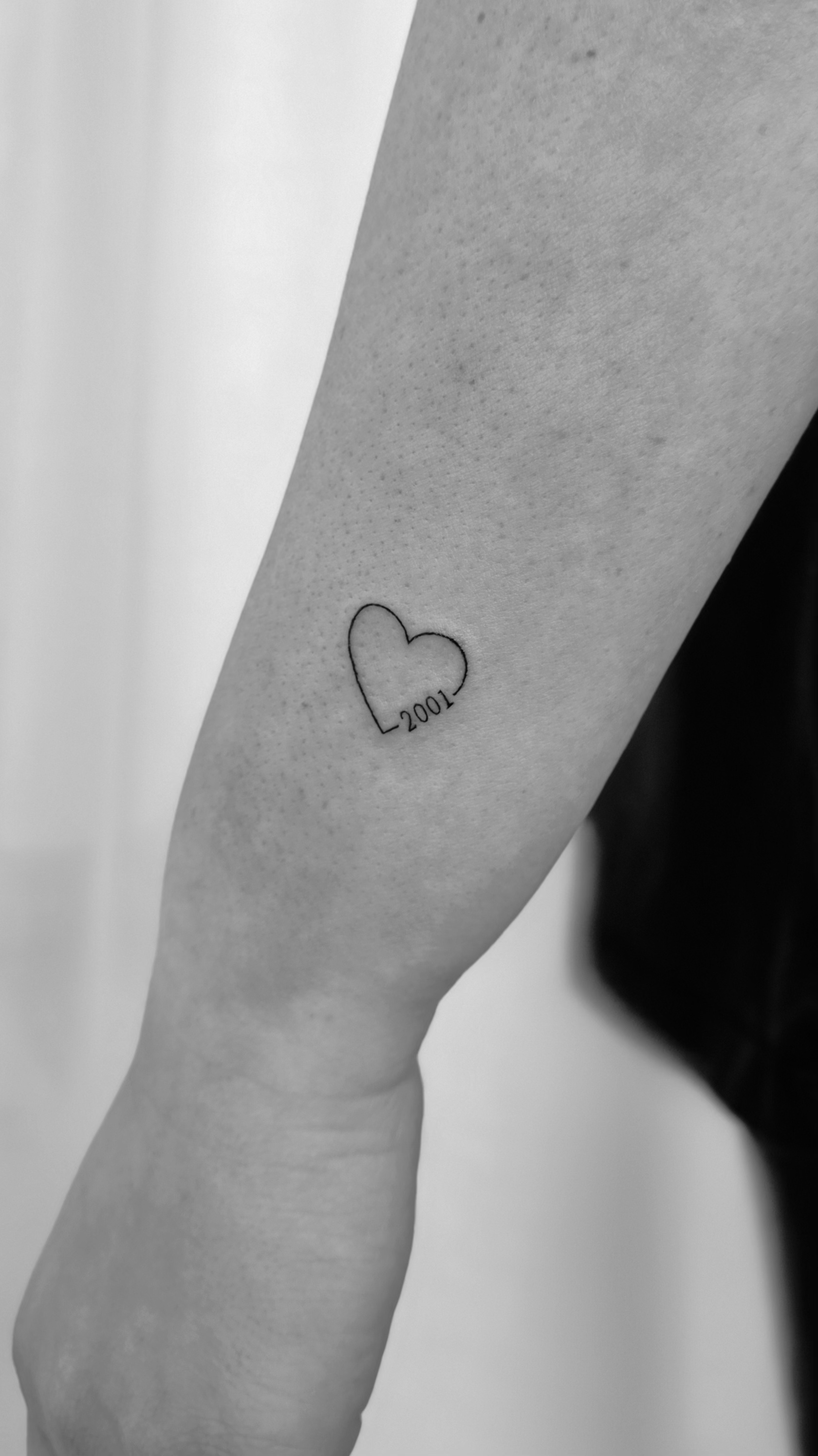 Fineline und Micro Realism Tattoos von Charlotte