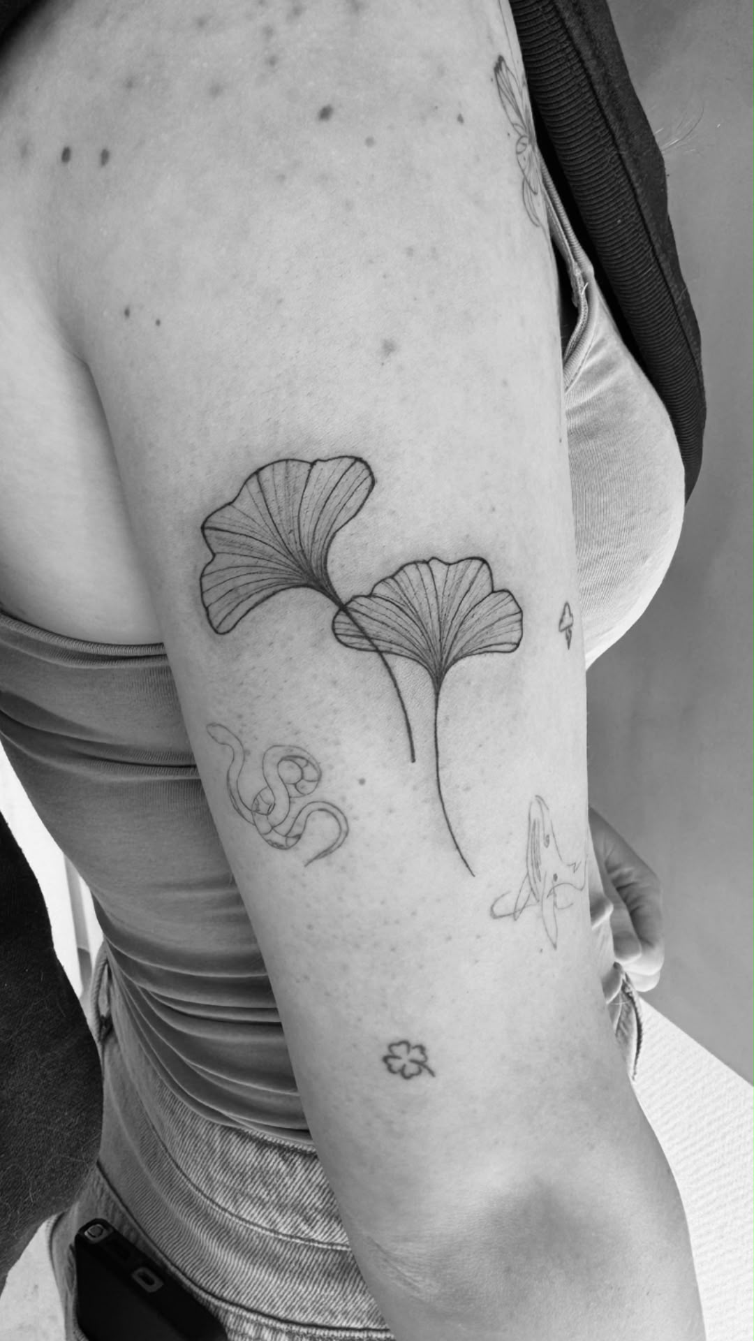 Fineline und Micro Realism Tattoos von Mariah