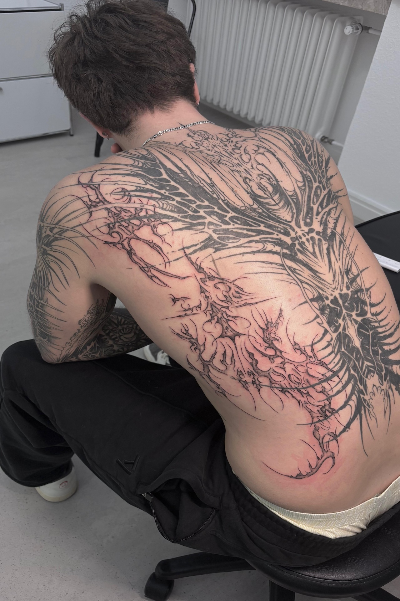 Blackwork, Fineline und Oldschool Tattoos von Mary