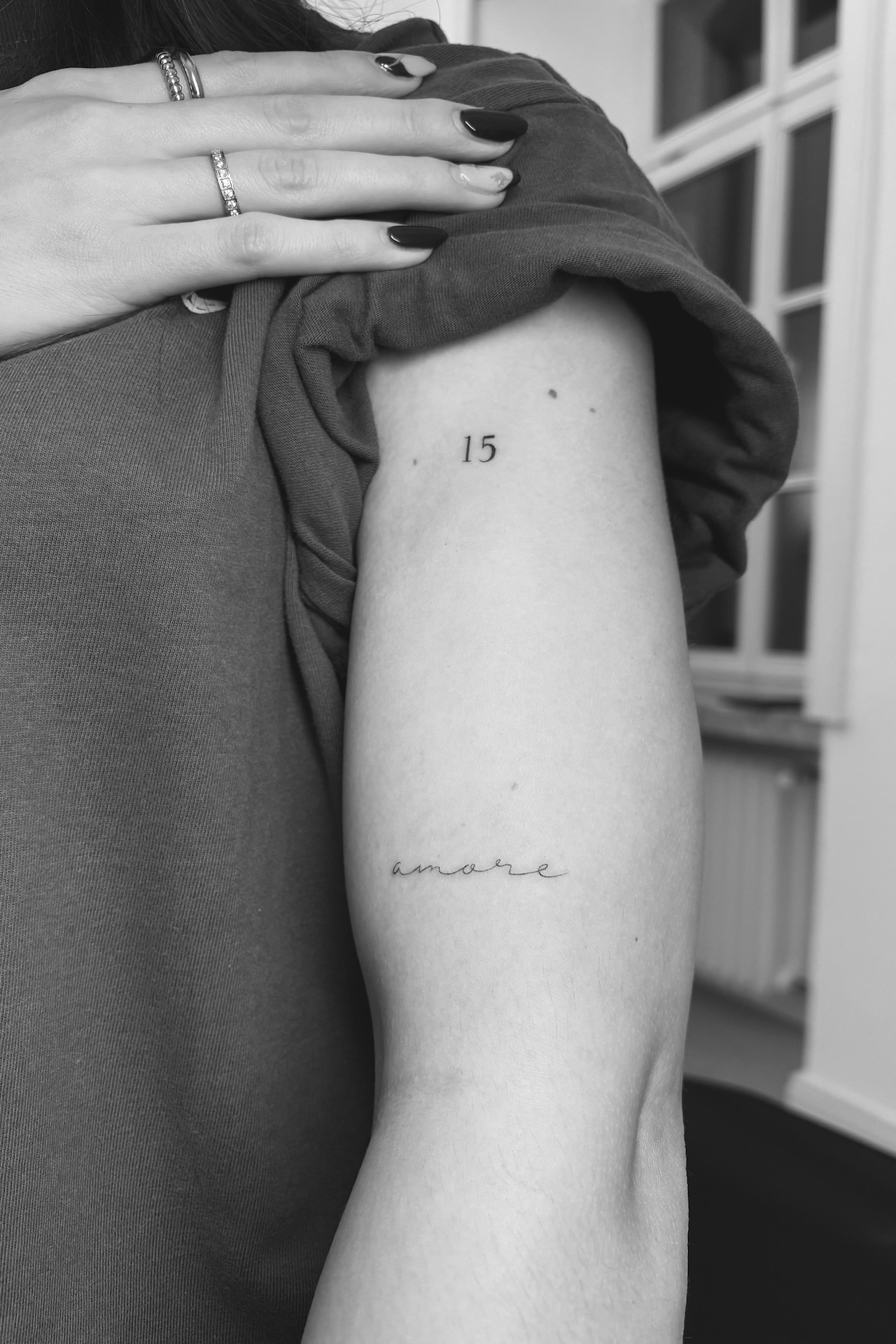 Blackwork, Fineline und Oldschool Tattoos von Mary