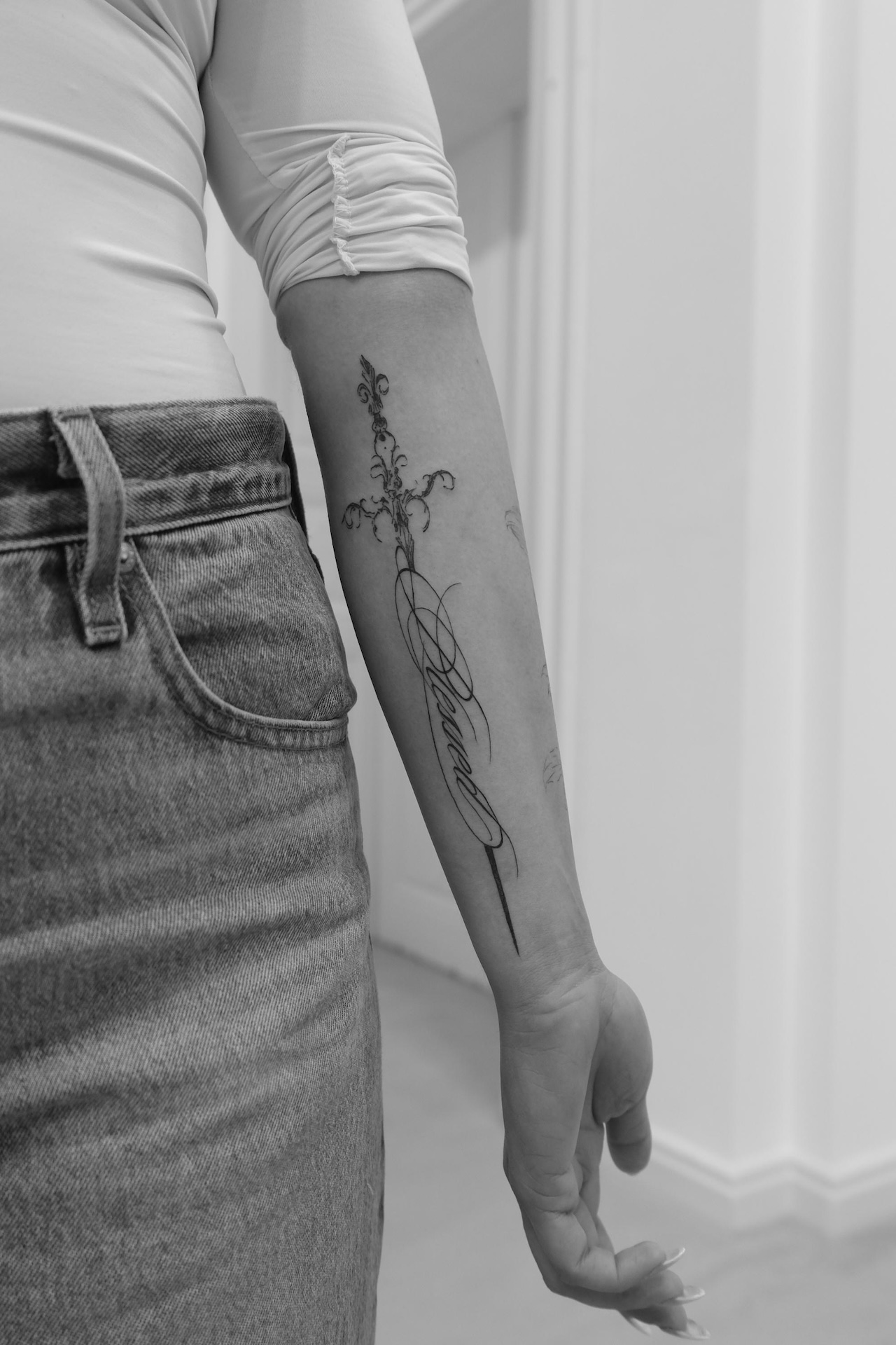 Blackwork, Fineline und Oldschool Tattoos von Mary