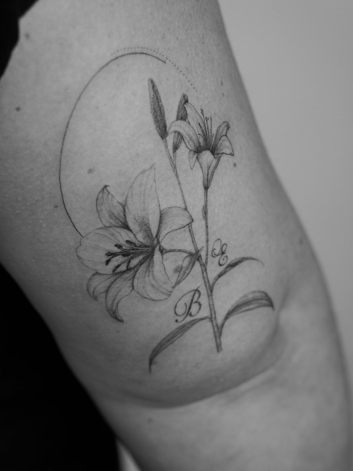 Fineline Tattoo